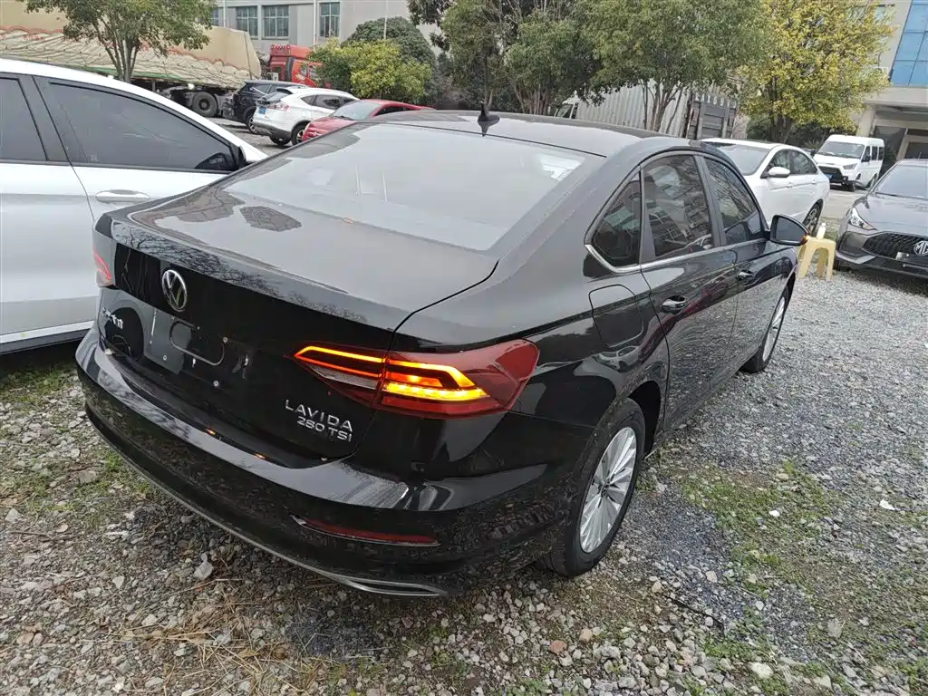 Lavida 280 TSI DSG Comfort