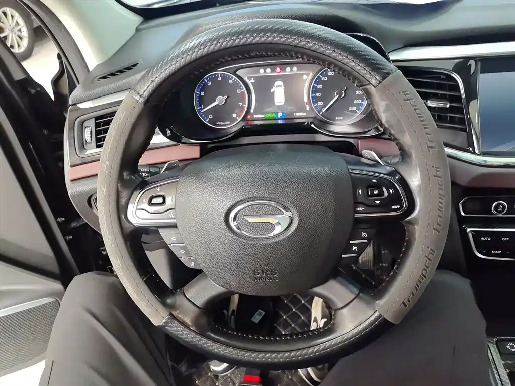 GAC Trumpchi GS8 320 T 2 WD Luxury Connected (7-seat)