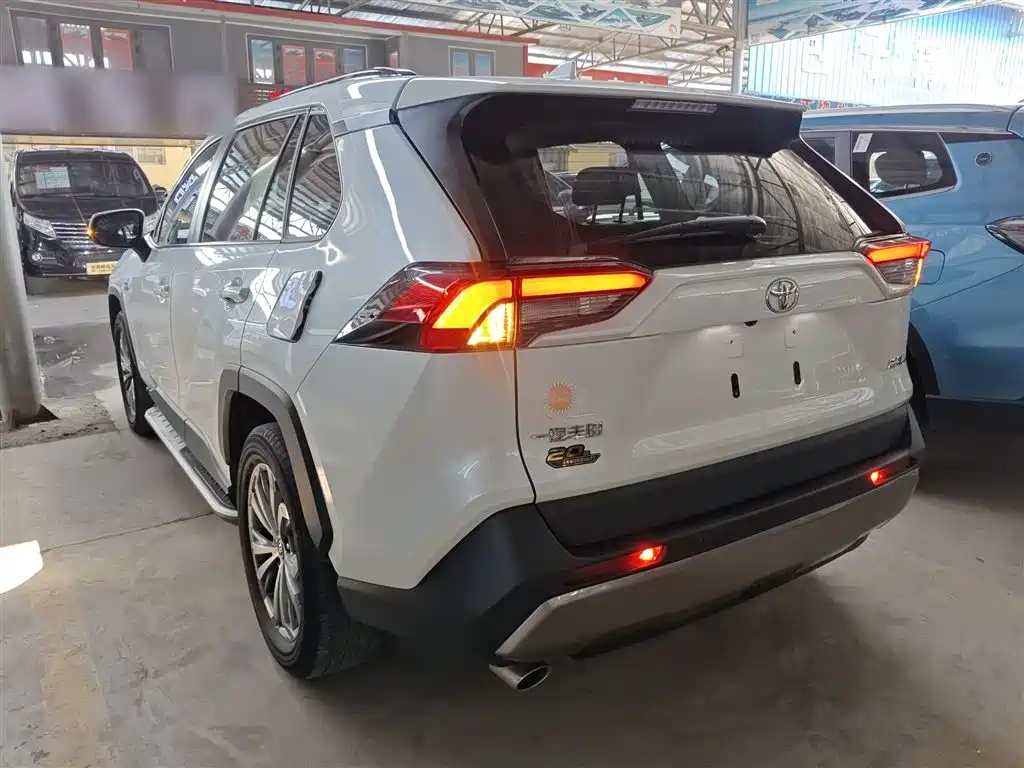 RAV4 2.0 L CVT 2 WD 20 Anniversary Platinum Commemorative