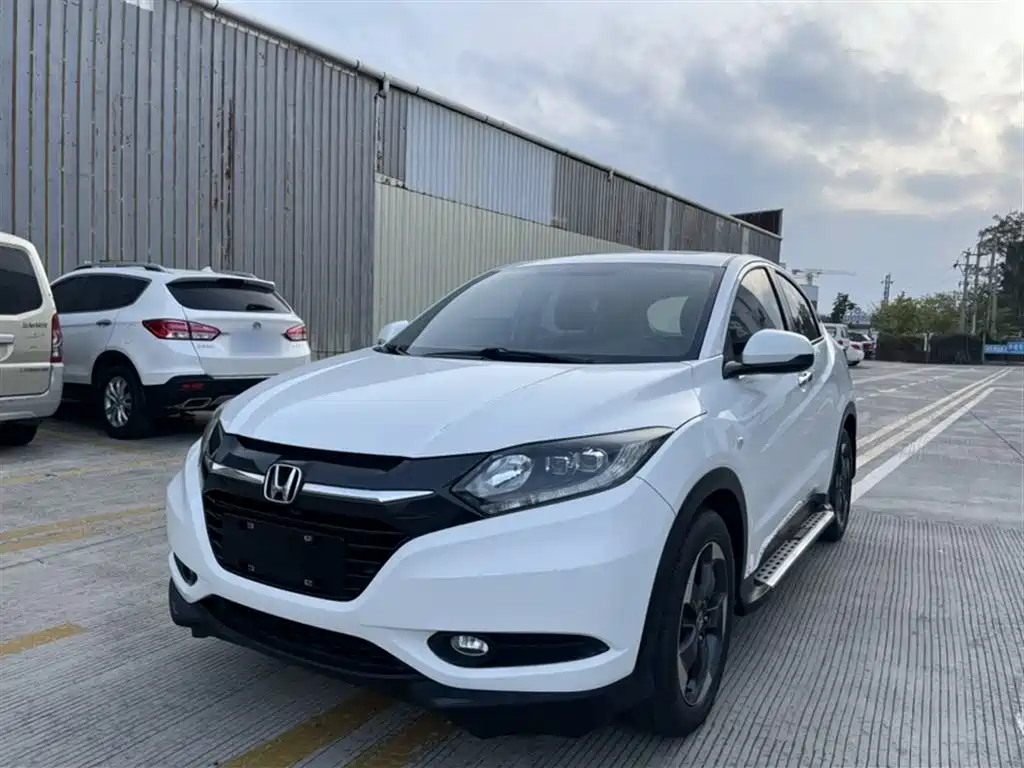 Vezel 1.8 L CVT 2 WD Pioneer