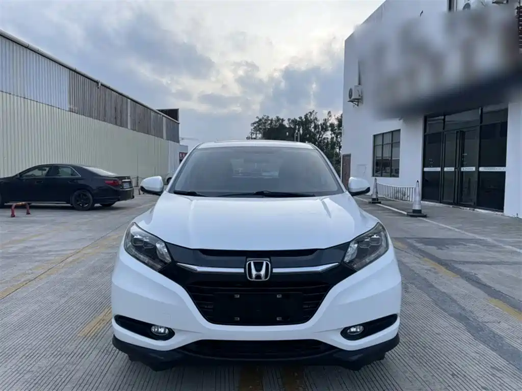 Vezel 1.8 L CVT 2 WD Pioneer