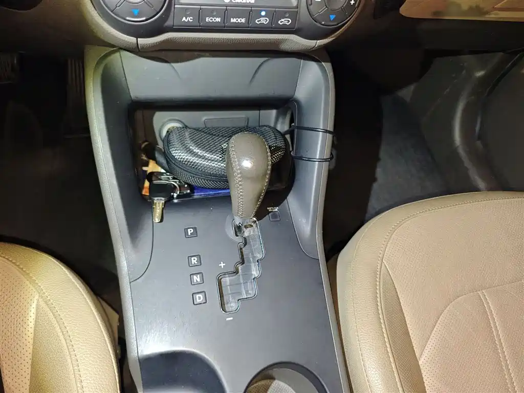 Hyundai ix35 2.0 L Auto 2 WD Intelligent GLS CN-IV