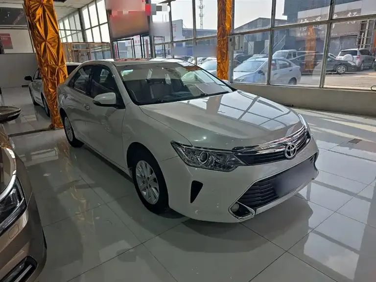 Toyota Camry 2.0 G 10 th Anniversary Commemorative Leading