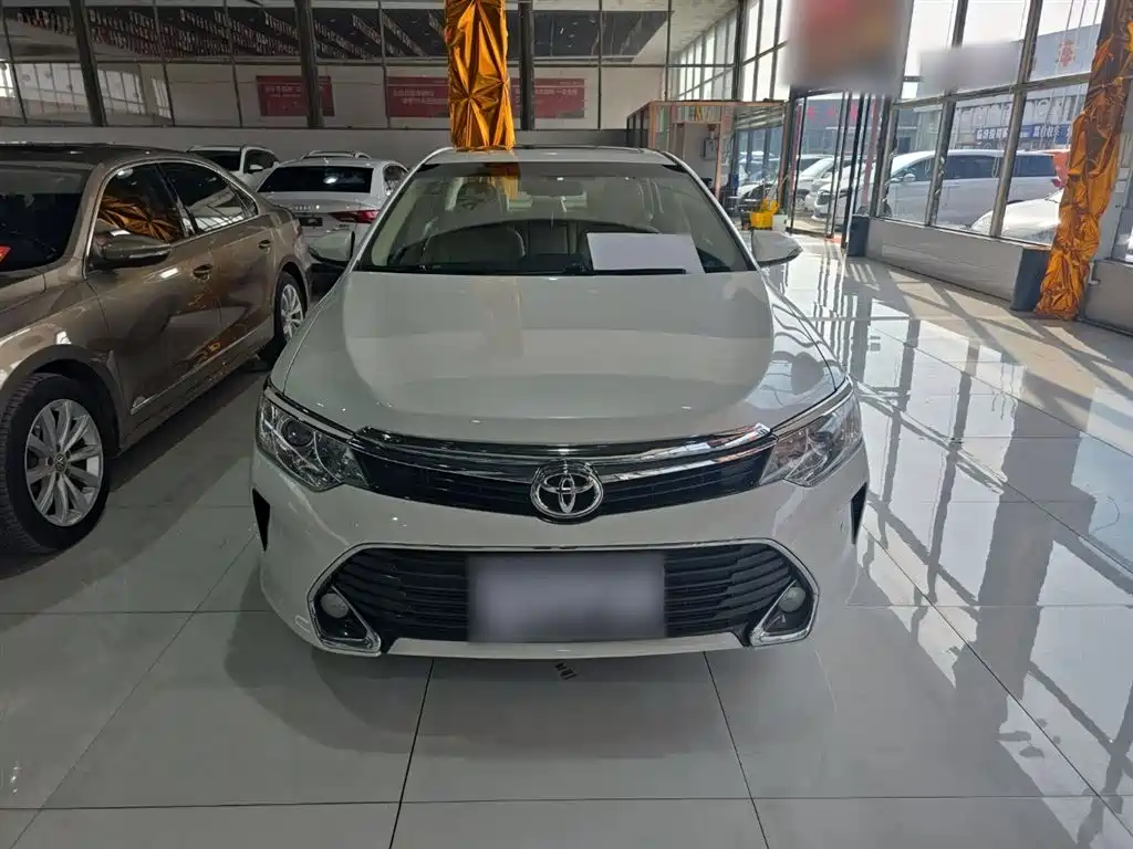Camry 2.0 G 10 th Anniversary Commemorative Leading