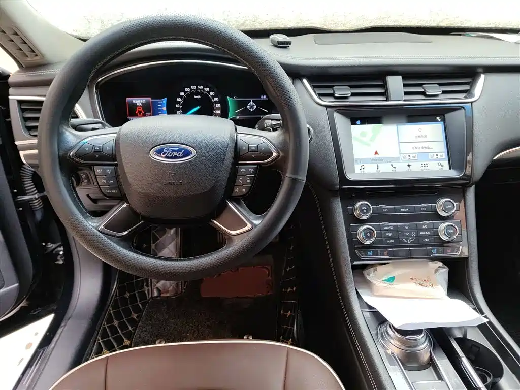 Taurus EcoBoost 245 Fashion