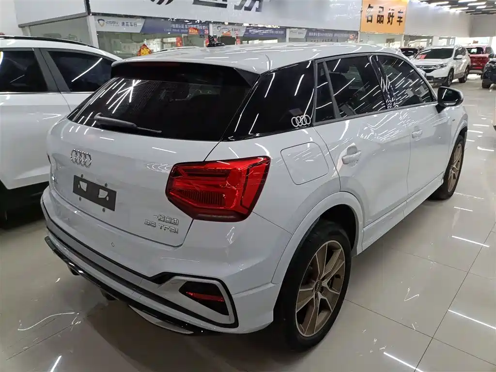 Audi Q2 L 35 TFSI Fashion Dynamic