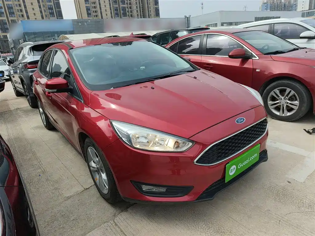 Focus Hatchback Classic 1.6 L Auto Comfort Smart Travel