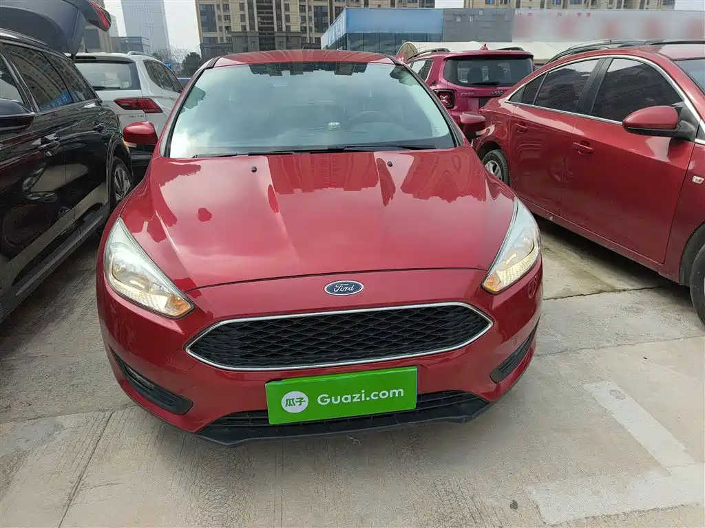 Focus Hatchback Classic 1.6 L Auto Comfort Smart Travel