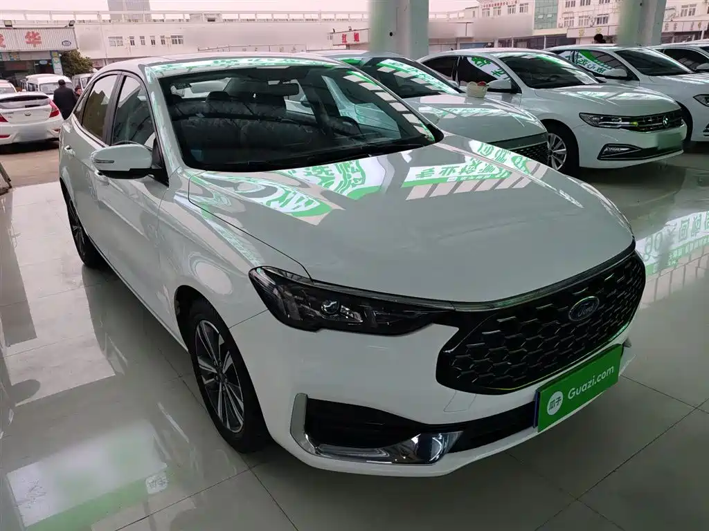 Escort 1.5 L Auto Diamond