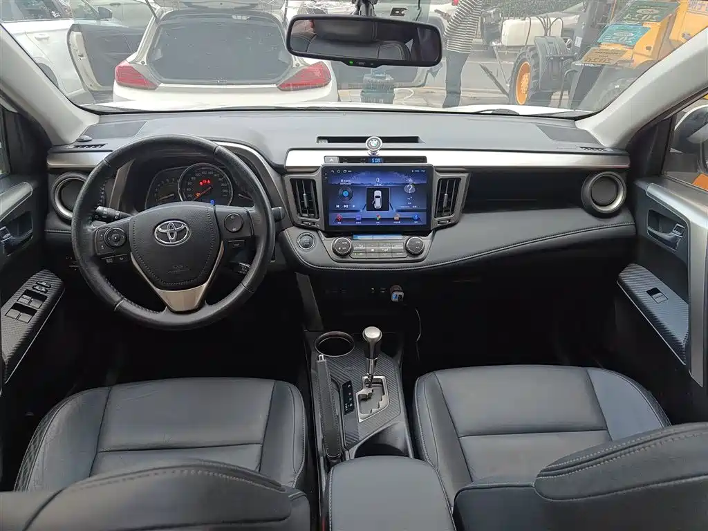 RAV4 2.5 L Auto 4 WD Luxury