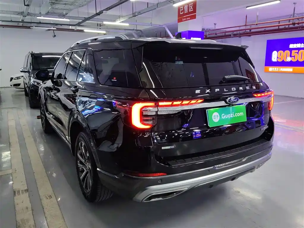 Explorer EcoBoost 285 4 WD Style plus 6-seat