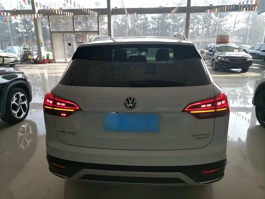 Tayron 330 TSI 2 WD Luxury CN-VI