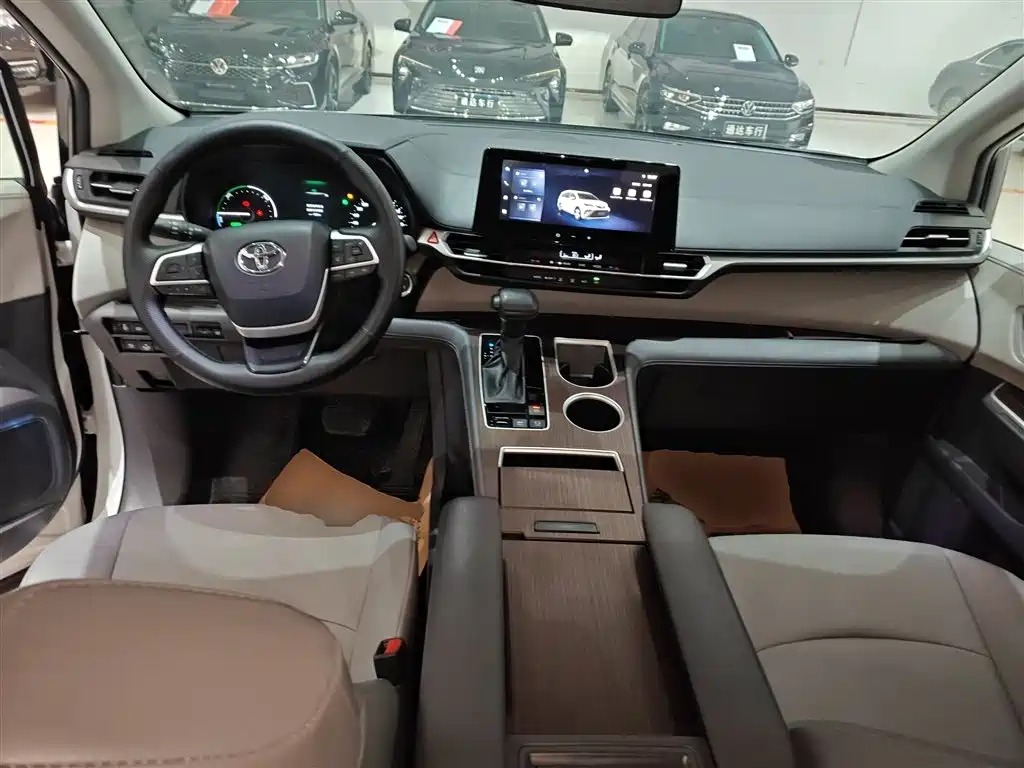 Granvia 2.5 L Hybrid Comfort