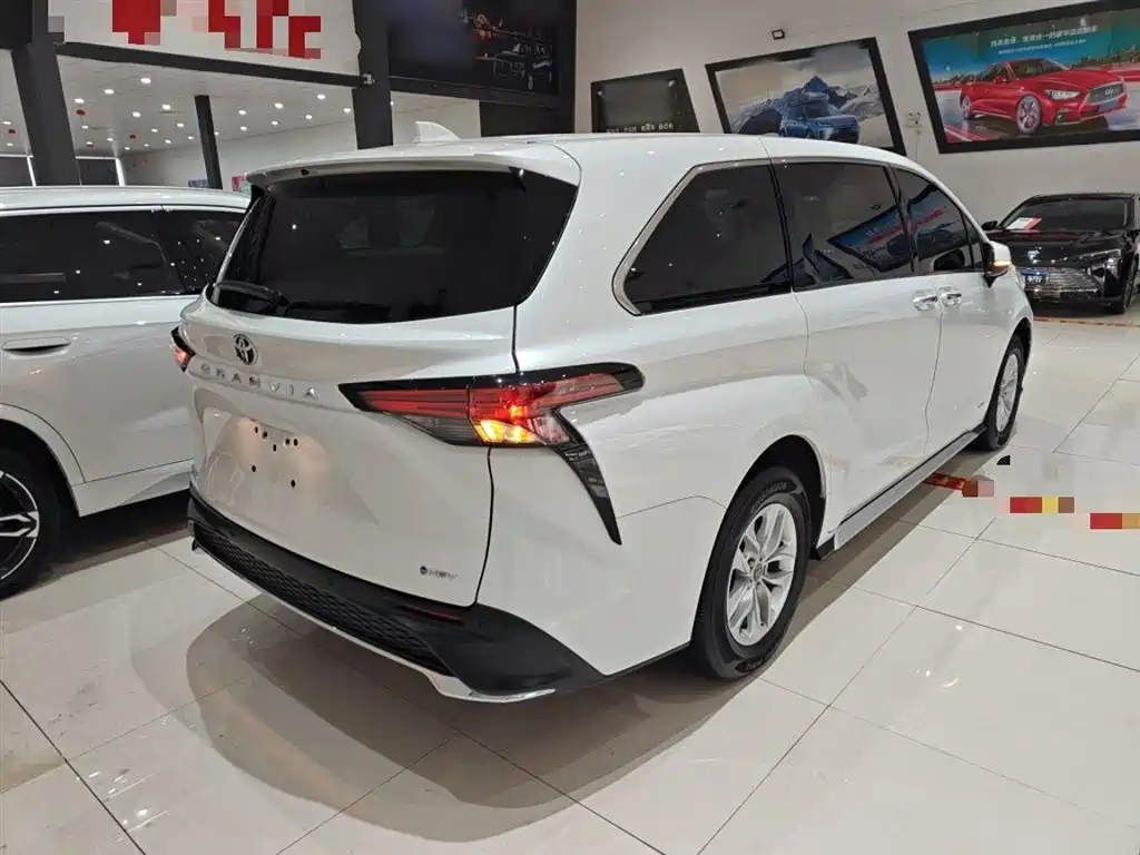 Granvia 2.5 L Hybrid Comfort