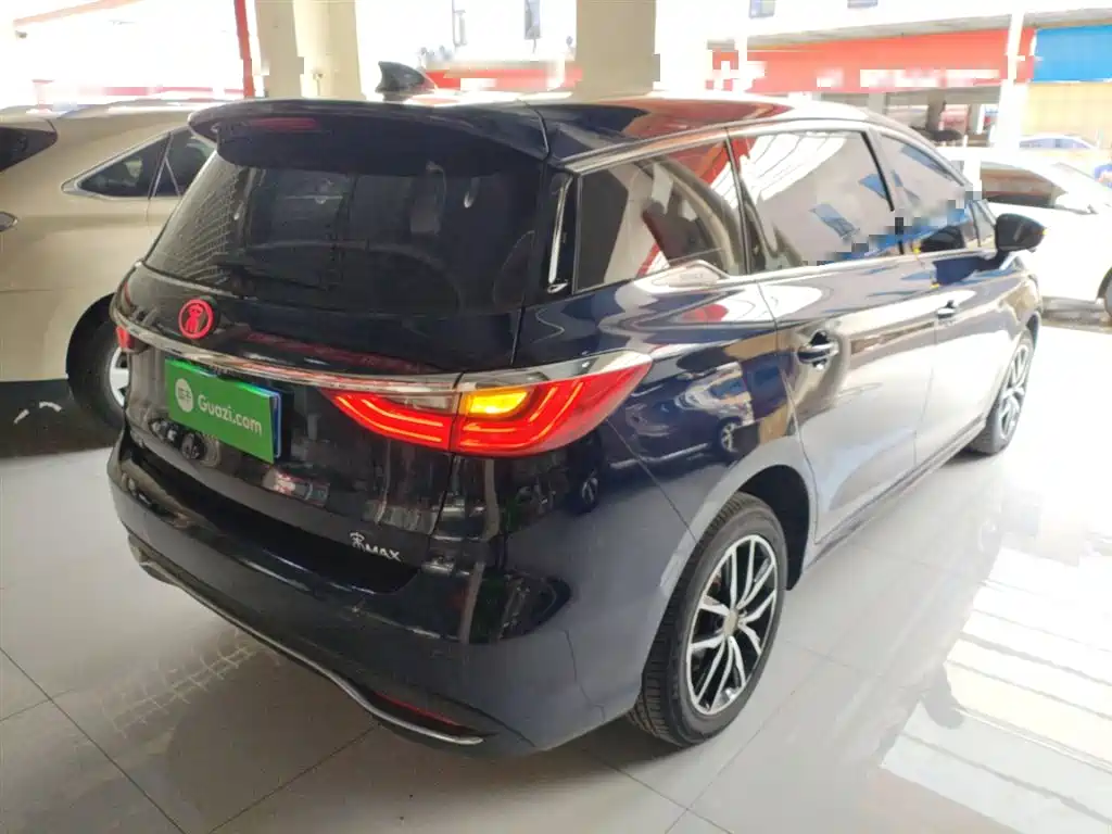 Song MAX 1.5 T Auto Connected Luxury 7-seat