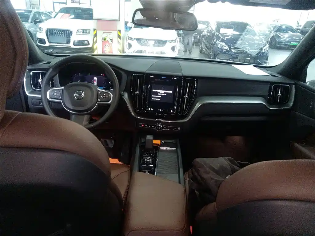 Volvo XC60 B5 4 WD Smart Ease Luxury