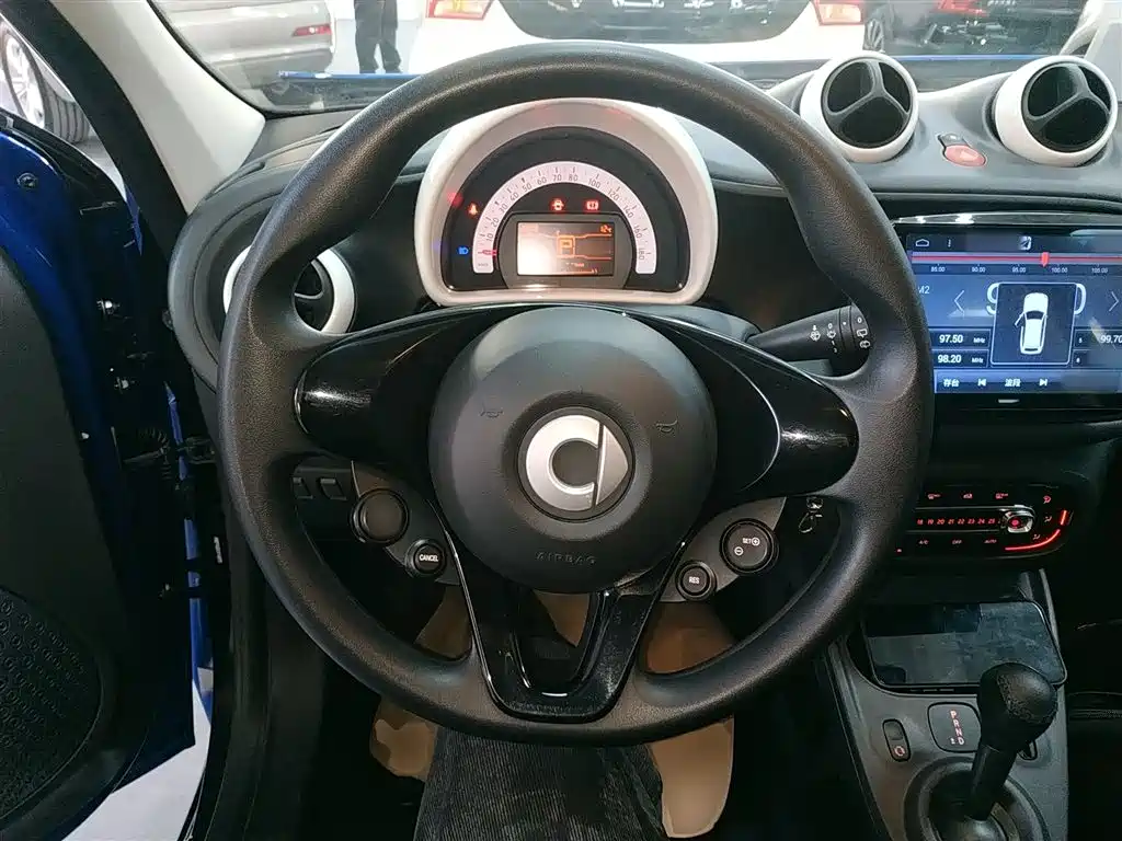 smart forfour 1.0 L 52 kW Agile