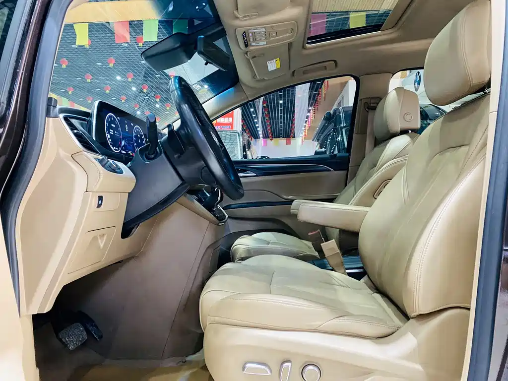 Buick GL8 ES LaCrosse 653 T Premium