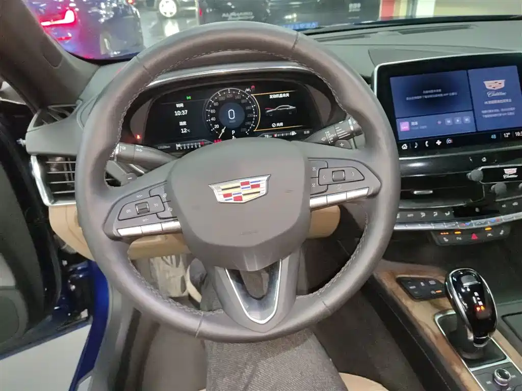 Cadillac CT5 28 T Distinguished