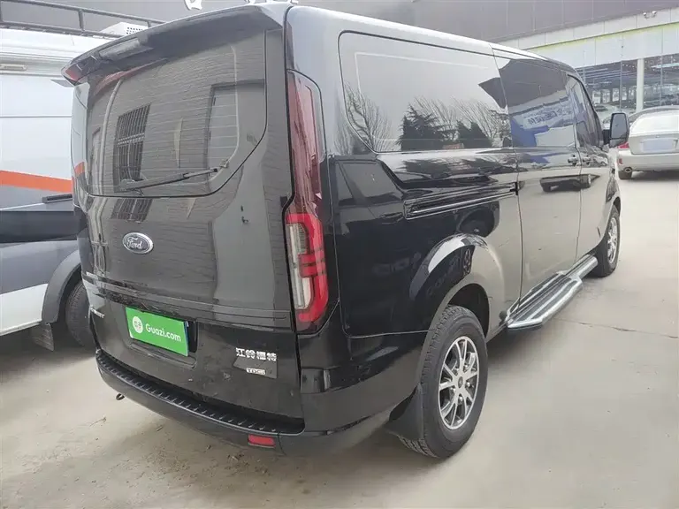 Ford Transit 全顺 2023款 2.0 T柴油自动商旅型中轴低顶7/8/9座
