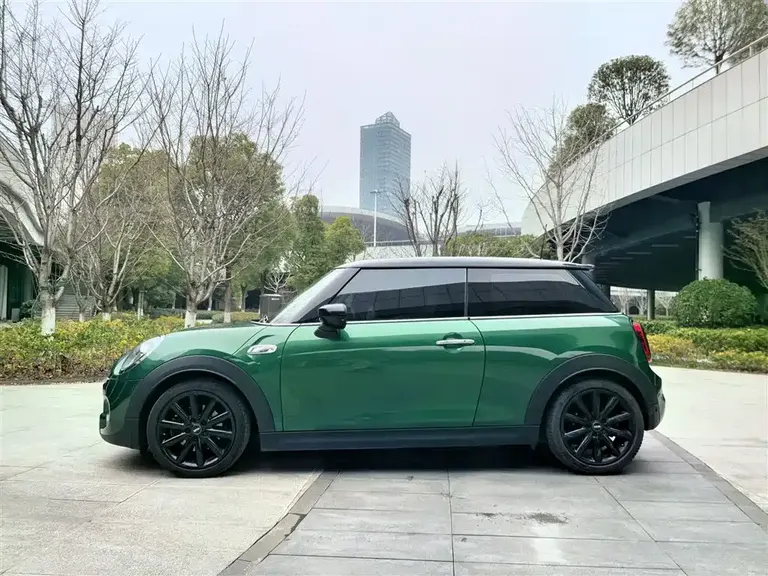 MINI 2.0 T COOPER S Classic