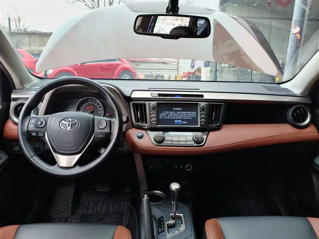 RAV4 2.5 L Auto 4 WD Luxury