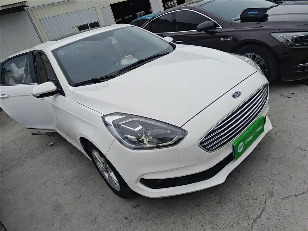Escort Facelift 1.5 L Auto Joy CN-VI