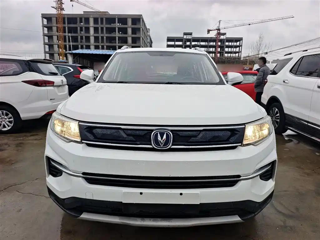 Changan CS35 PLUS 1.6 L Manual Connected CN-V