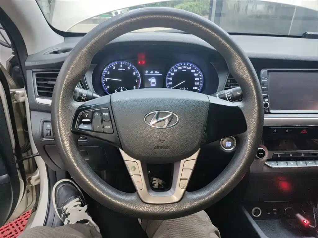 Mistra 1.8 L Auto Intelligent GLS CN-V