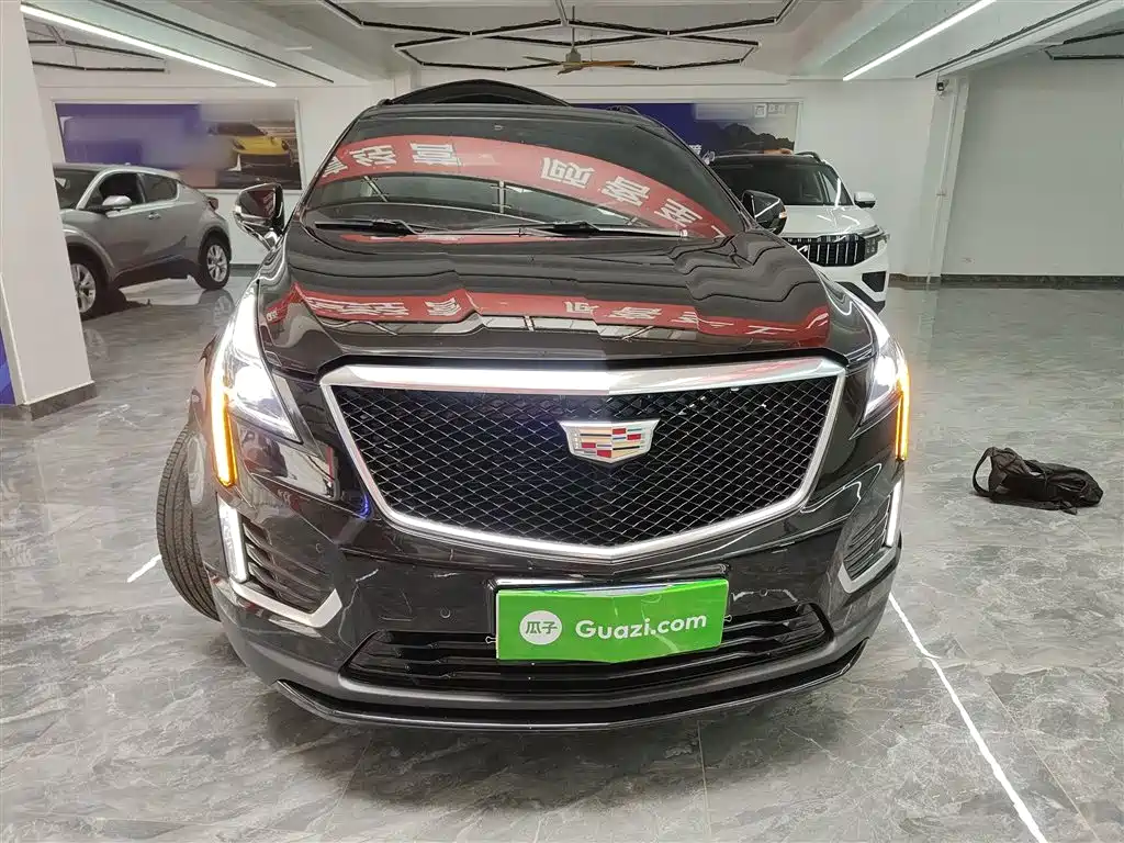 Cadillac XT5 2.0 T 4 WD Luxury (Hummingbird)