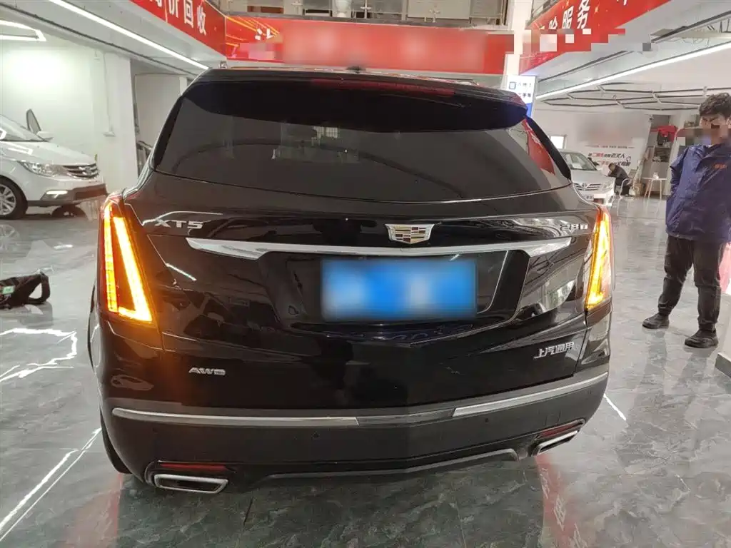 Cadillac XT5 2.0 T 4 WD Luxury (Hummingbird)