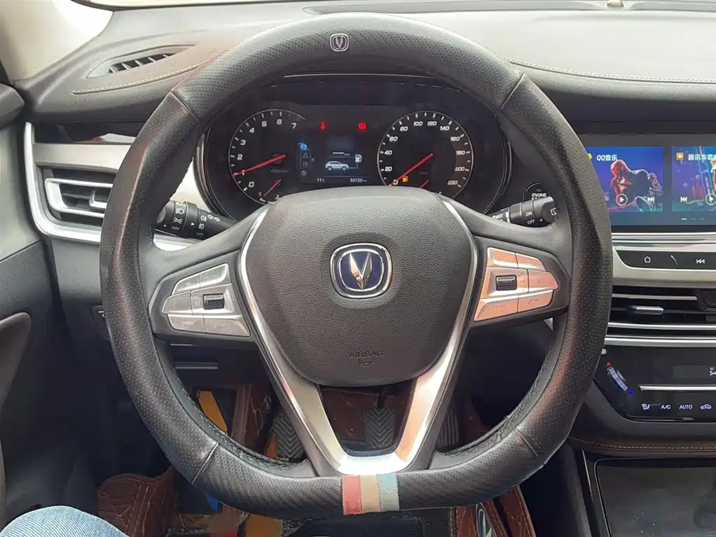 Changan CS35 PLUS 长安CS35 PLUS 2018款 1.6 L 手动酷联版 国V
