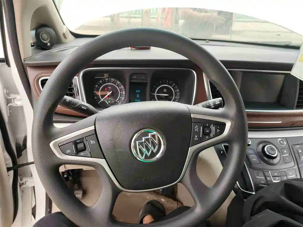 Buick GL8 28 T Comfort CN-VI