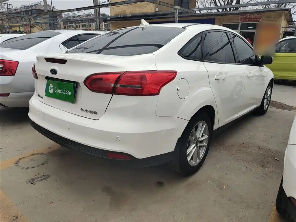 Focus Sedan 1.6 L Auto Style