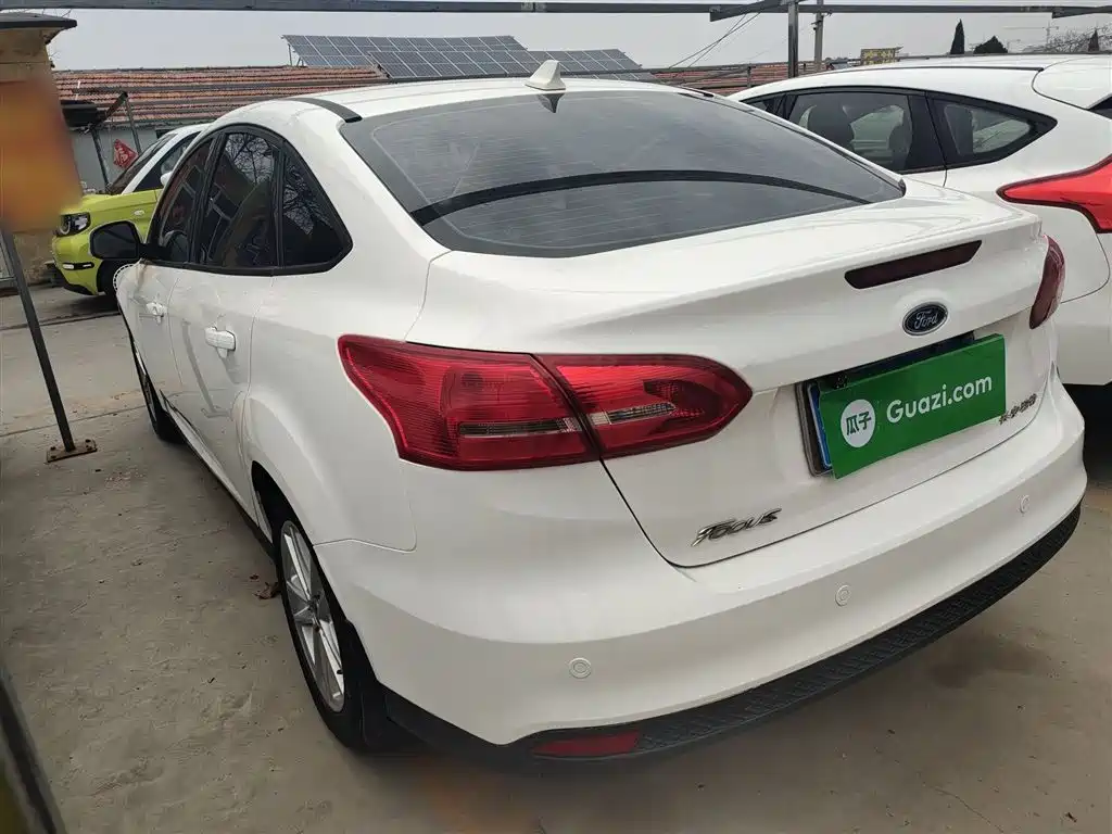 Focus Sedan 1.6 L Auto Style