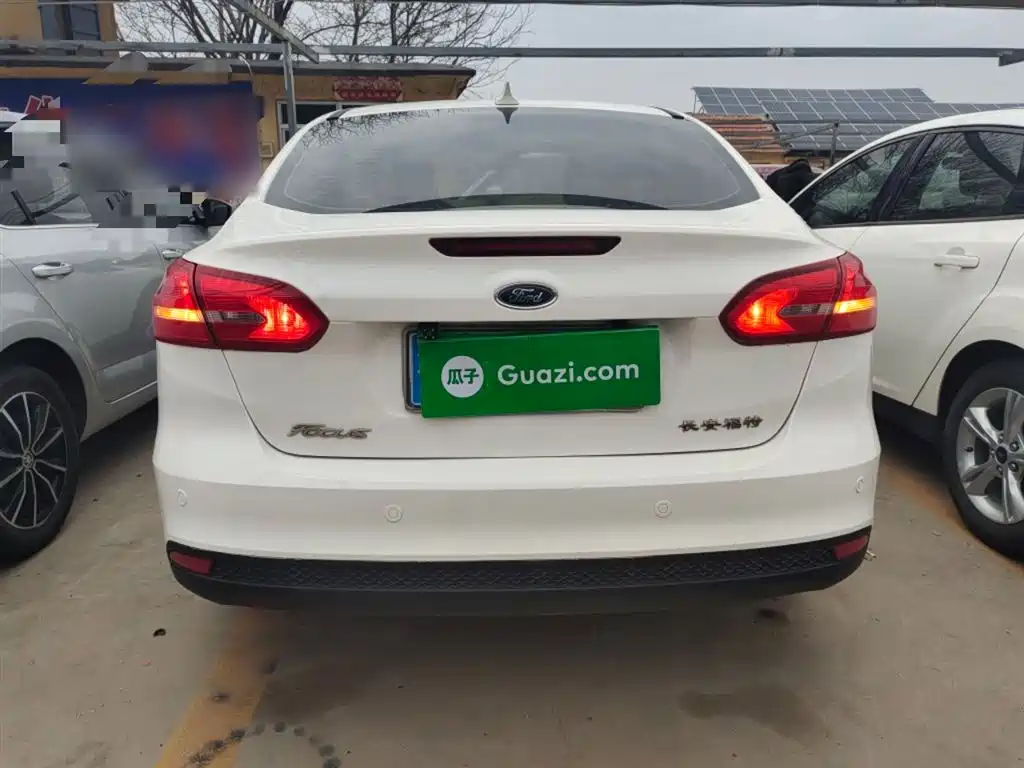 Focus Sedan 1.6 L Auto Style