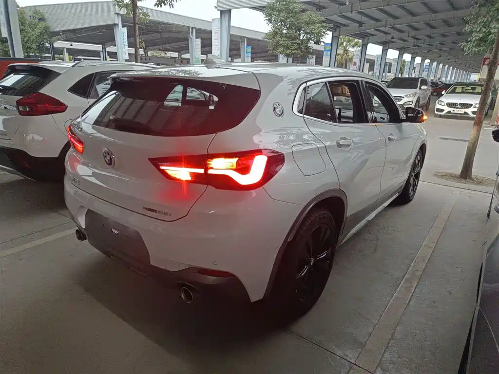 BMW X2 sDrive25 i M Offroad Package
