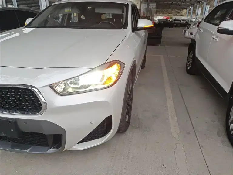 BMW X2 sDrive25 i M Offroad Package