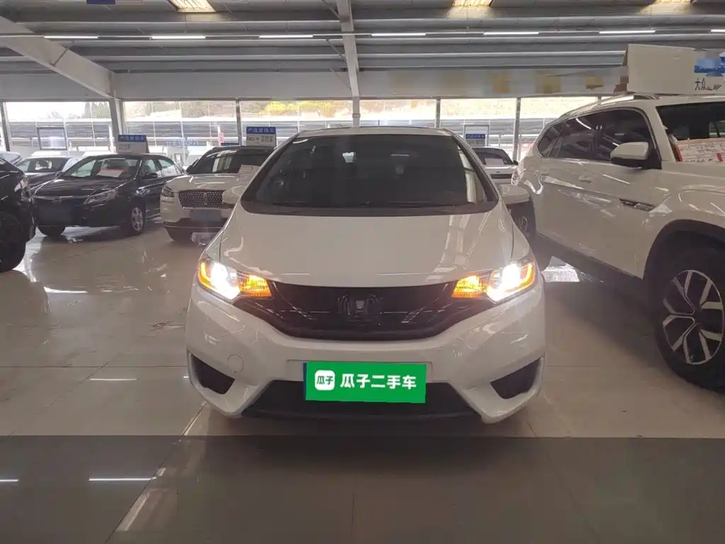 Fit 1.5 L LXS CVT Comfort Sunroof