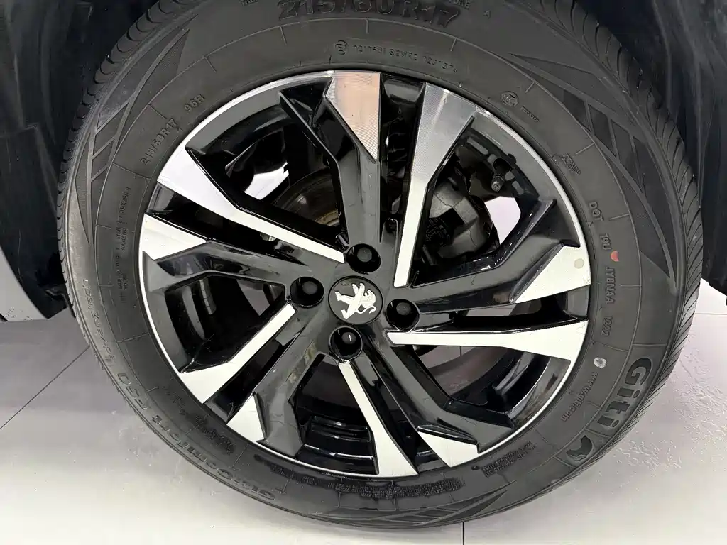 Peugeot 2008 2022 230 THP THE ONE