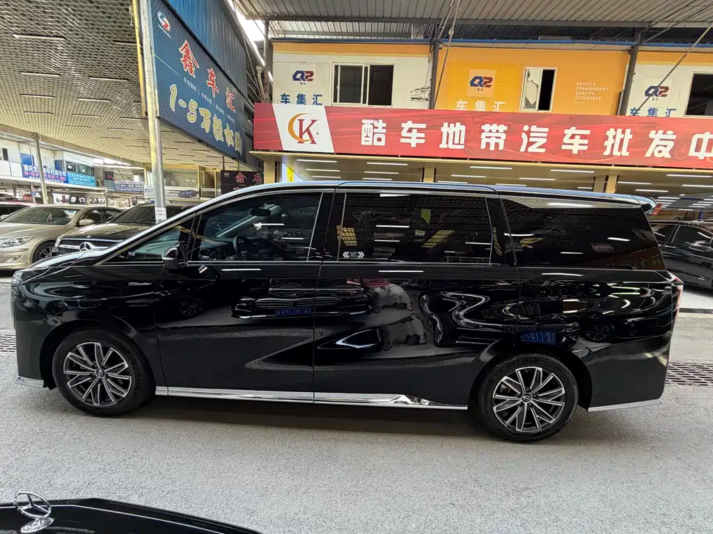 GAC Trumpchi M8 Master Series 400 T Supreme