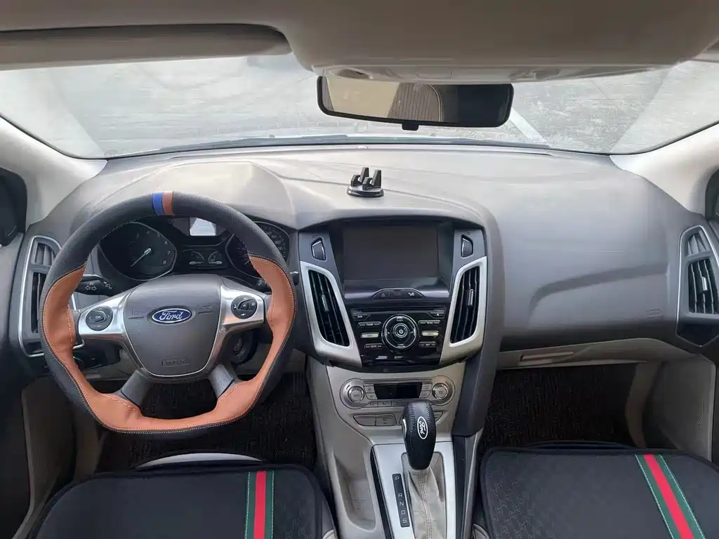 Focus Sedan 1.6 L Auto Style