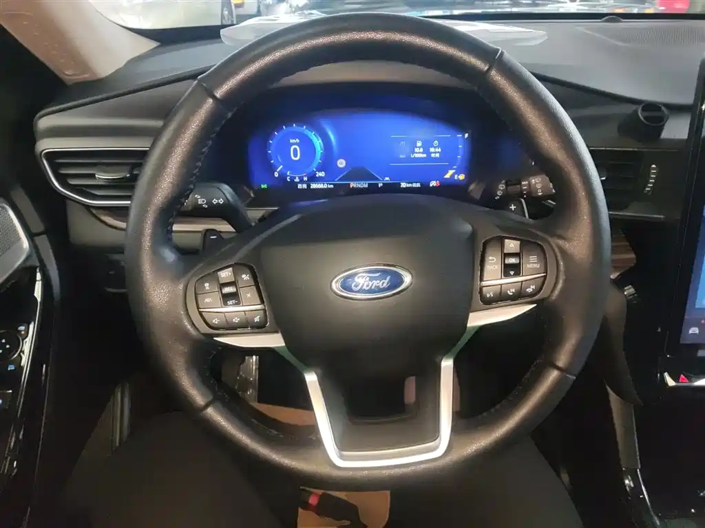 Explorer EcoBoost 285 4 WD Titanium 7-seat