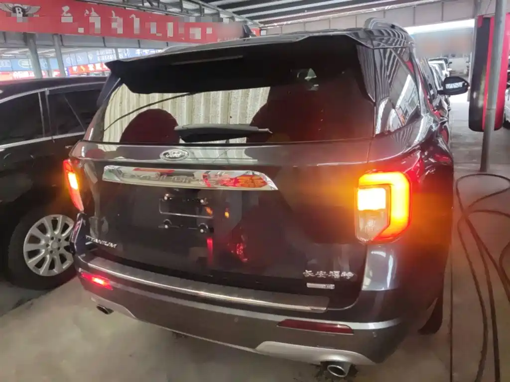 Explorer EcoBoost 285 4 WD Titanium 7-seat