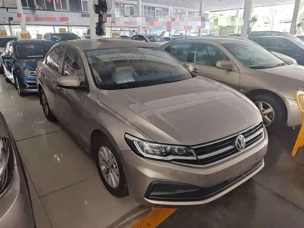 Bora 1.5 L Auto Fashion