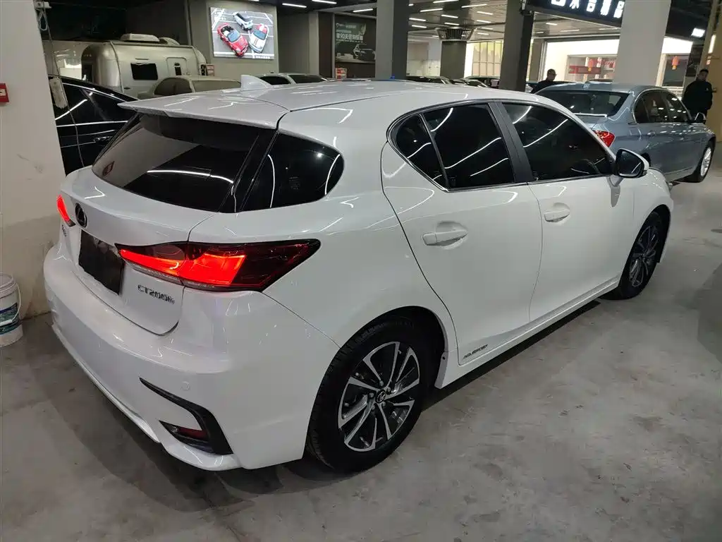 Lexus CT CT200 h Elite Mono CN-VI