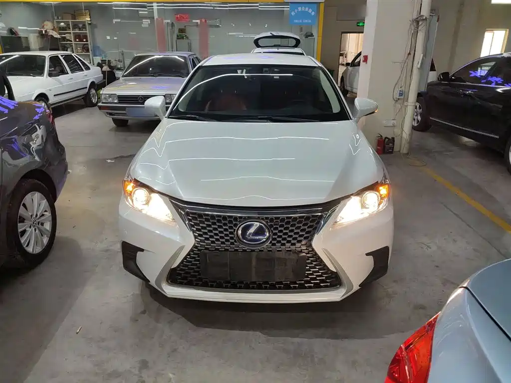 Lexus CT CT200 h Elite Mono CN-VI