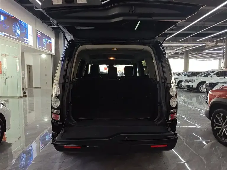 Land Rover Discovery 3.0 SC V6 SE