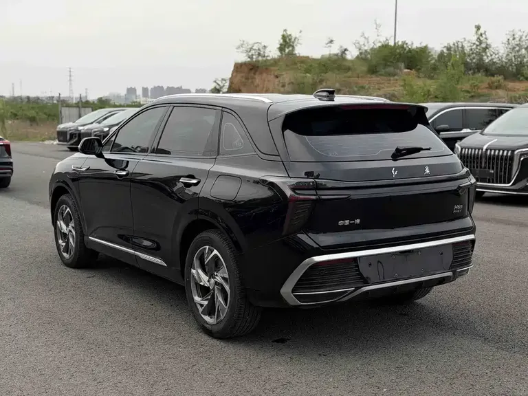 Hongqi HS3 PHEV 115 km Power Action