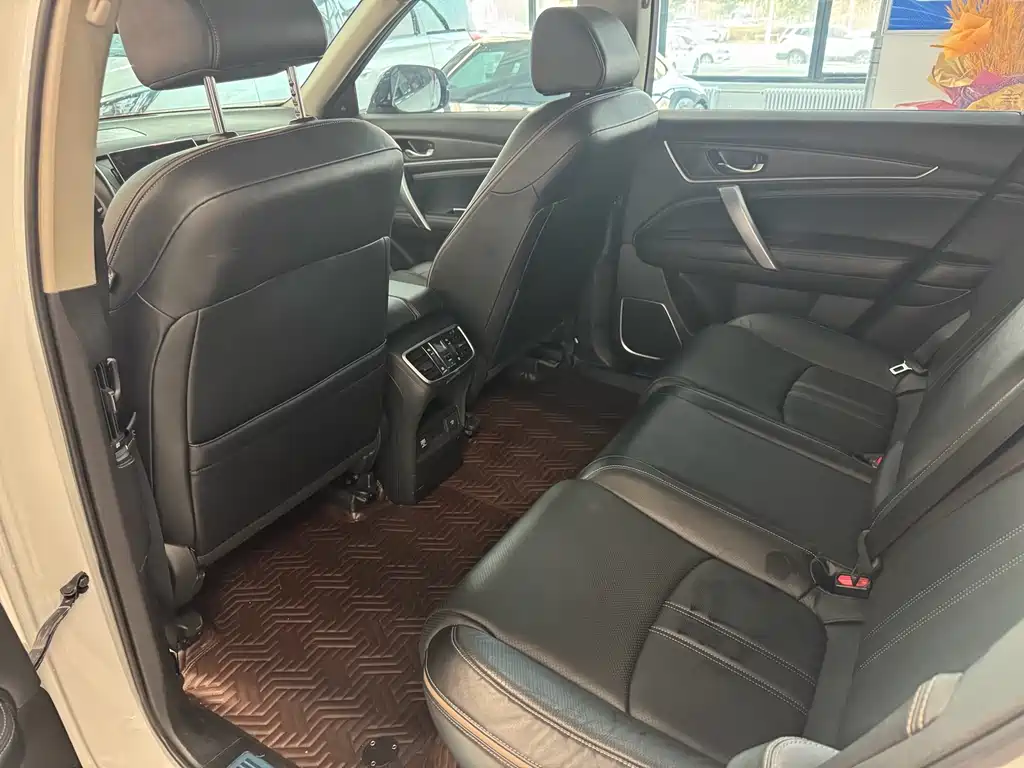Avancier 370 TURBO 2 WD Luxury